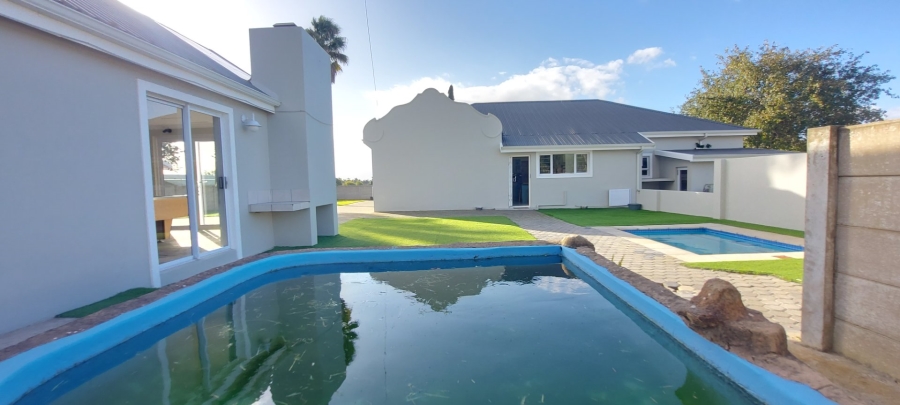 3 Bedroom Property for Sale in Albertinia Western Cape